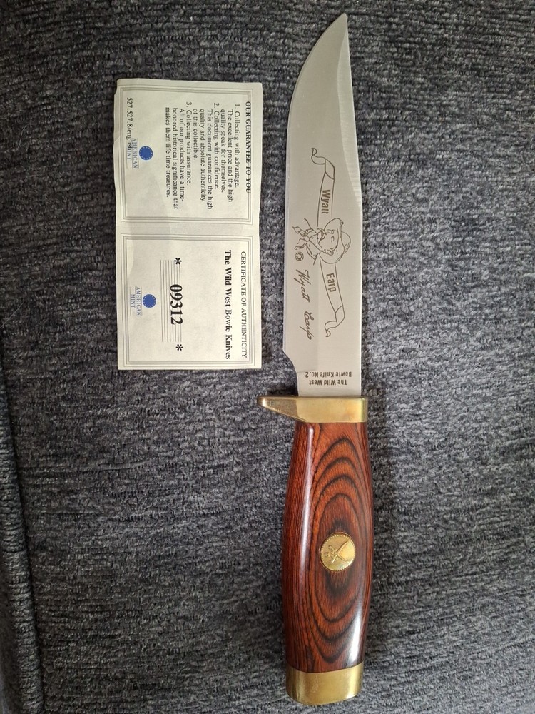 The Wild West Bowie Knives. 09312