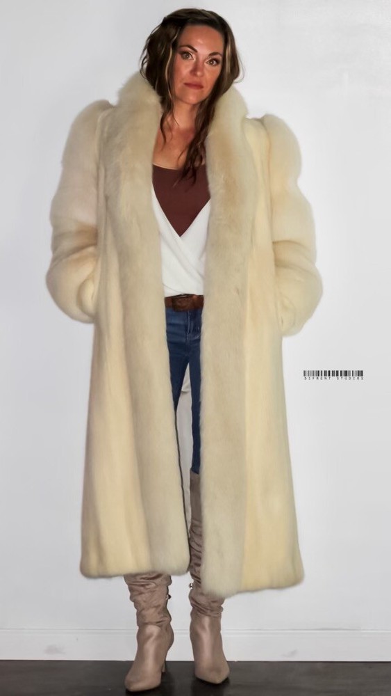 Luxury Full-Length Mink Coat Size 8 Retail Value $7500-image