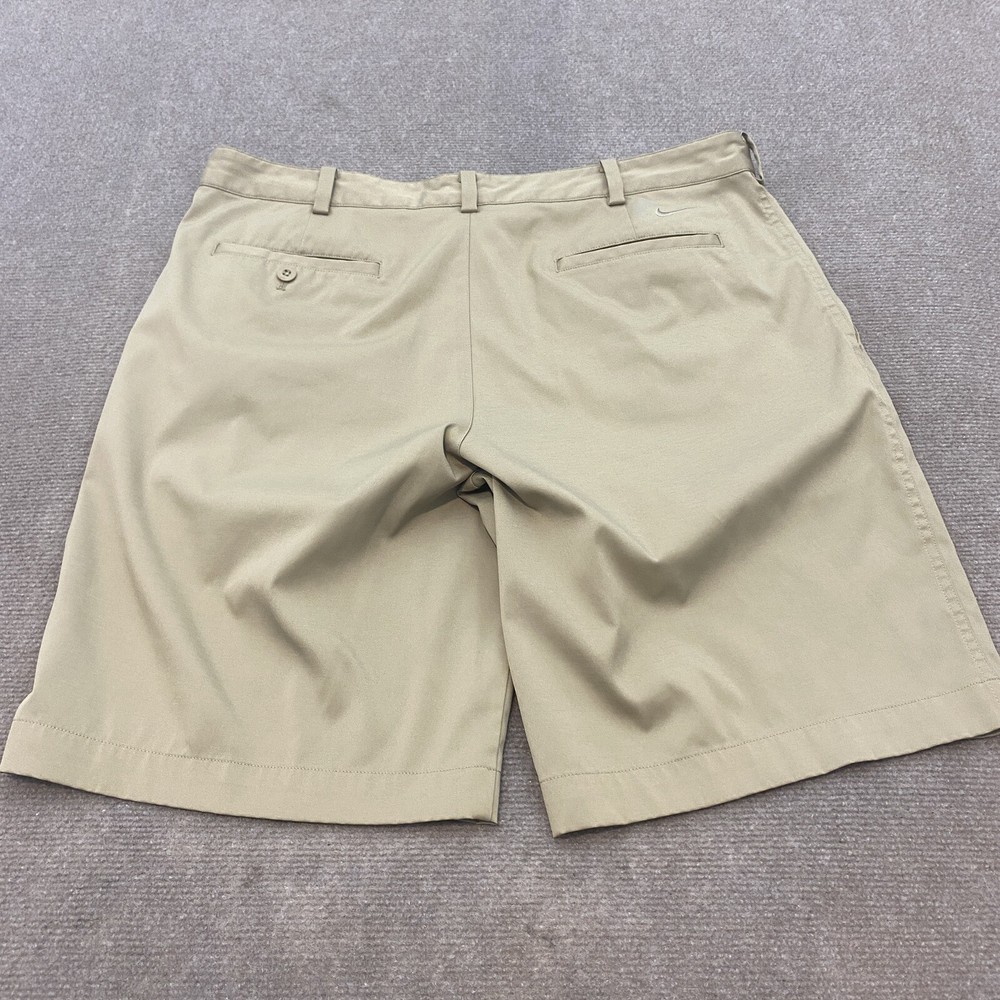 Nike Golf Shorts Mens 36 Beige Dri Fit Casual Flat Front Outdoor Golfer Logo