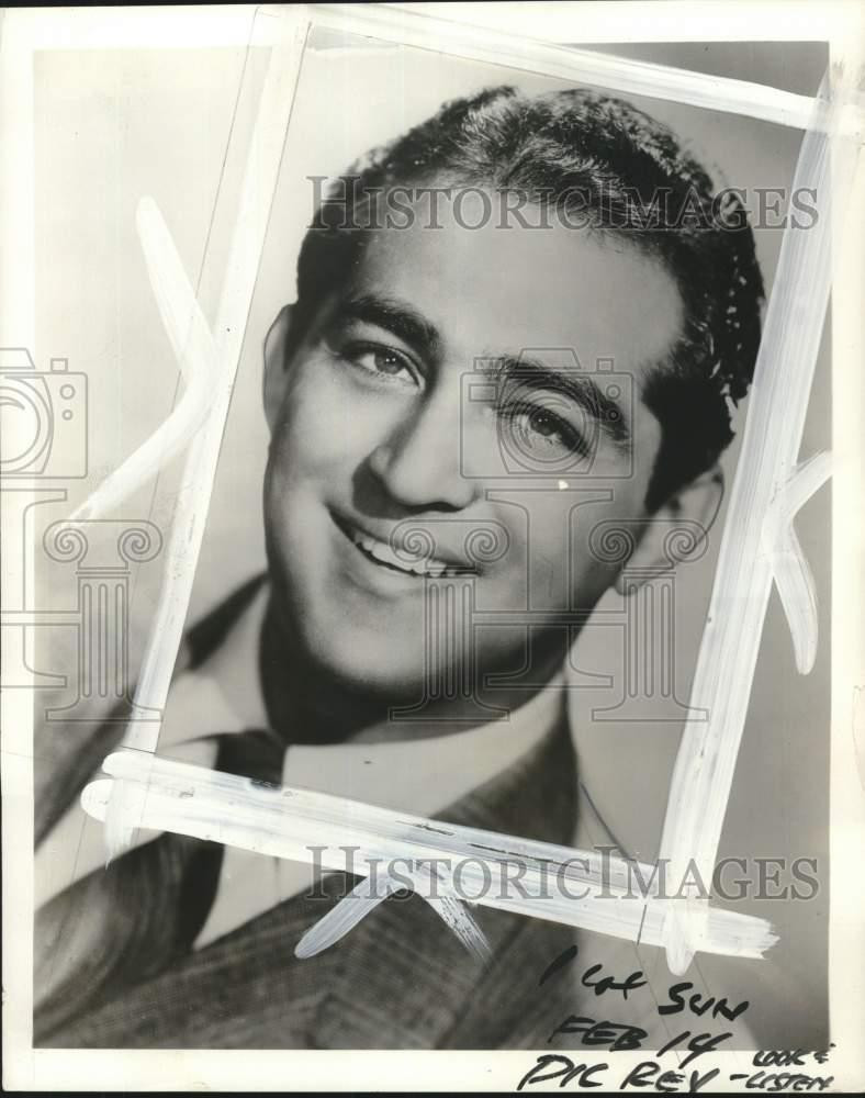 1950 Press Photo Singer Robert Merrill - pix22505