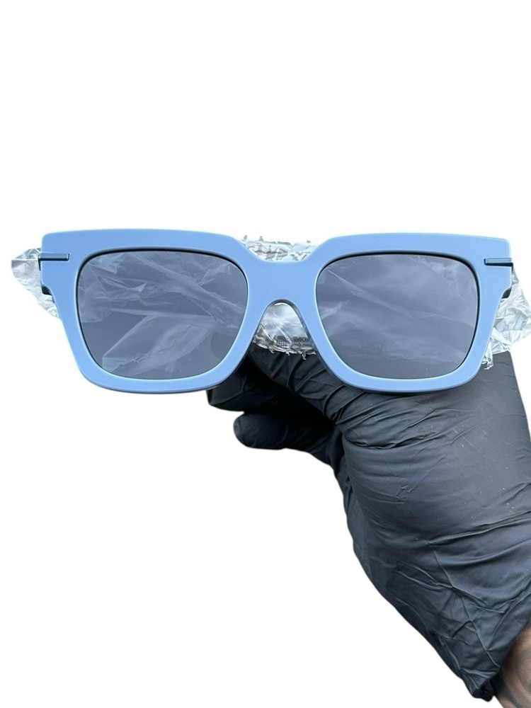 Fendi Sunglasses Fendigraphy FE40078F Navy Blue Acetate 54mm Box & Case Unisex