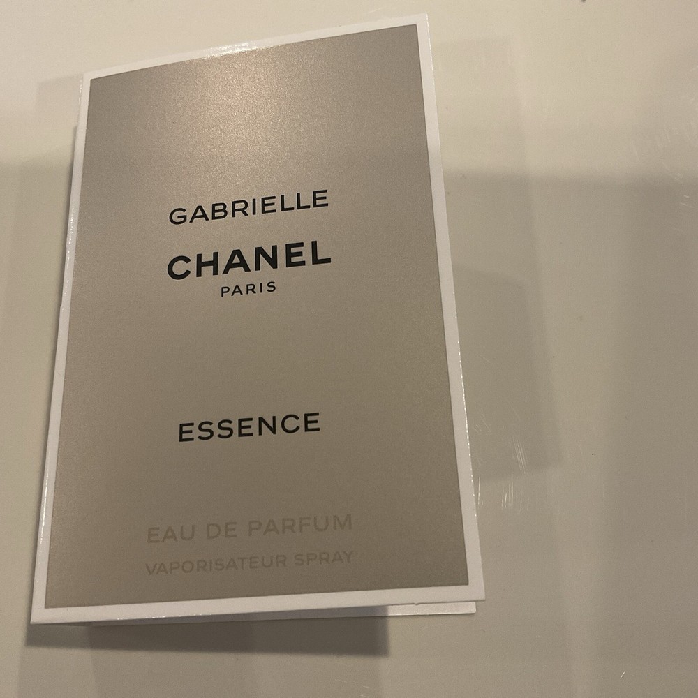 Chanel Paris Essence Travel Perfume Spray .05 FL OZ New