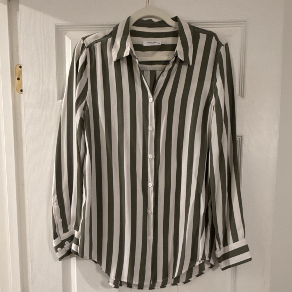 Equipment Silk Striped Green White Collared Button-Down Blouse M Long Sleeve