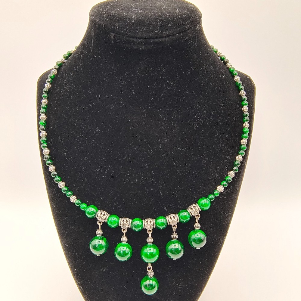 Vintage 90s Choker Necklace Green Glass Bead Dangle Silver Tone Memory Wire