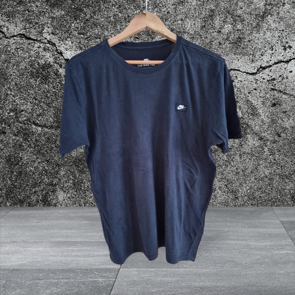 Nike Sportswear Men’s Short Sleeve Crew Neck Cotton T-Shirt in Medium Size Black
