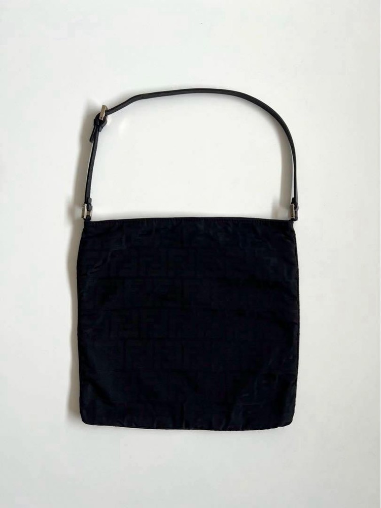 FENDI Black Nylon Shoulder Bag Authentic I0615356