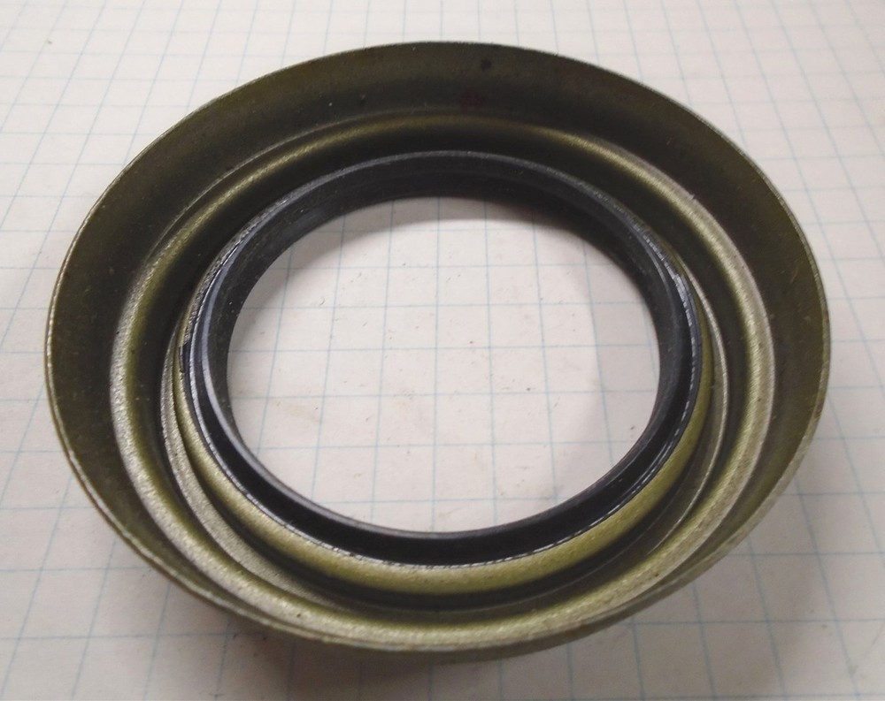 FORD TRUCK FRONT WHEEL OIL SEAL NATIONAL #5125 NEW OLD STOCK WOW VINTAGE