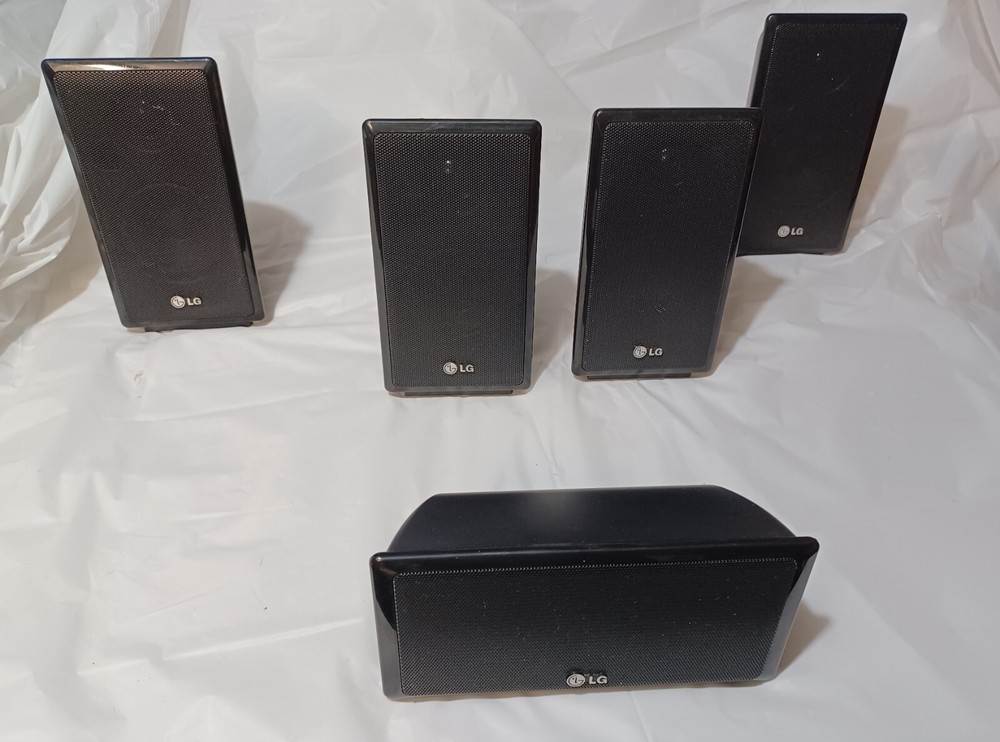 LG Surround Sound Speakers Model SB95SA-S(2), SB95SA-F(2),  SB95SA-C(1)(Set 5)