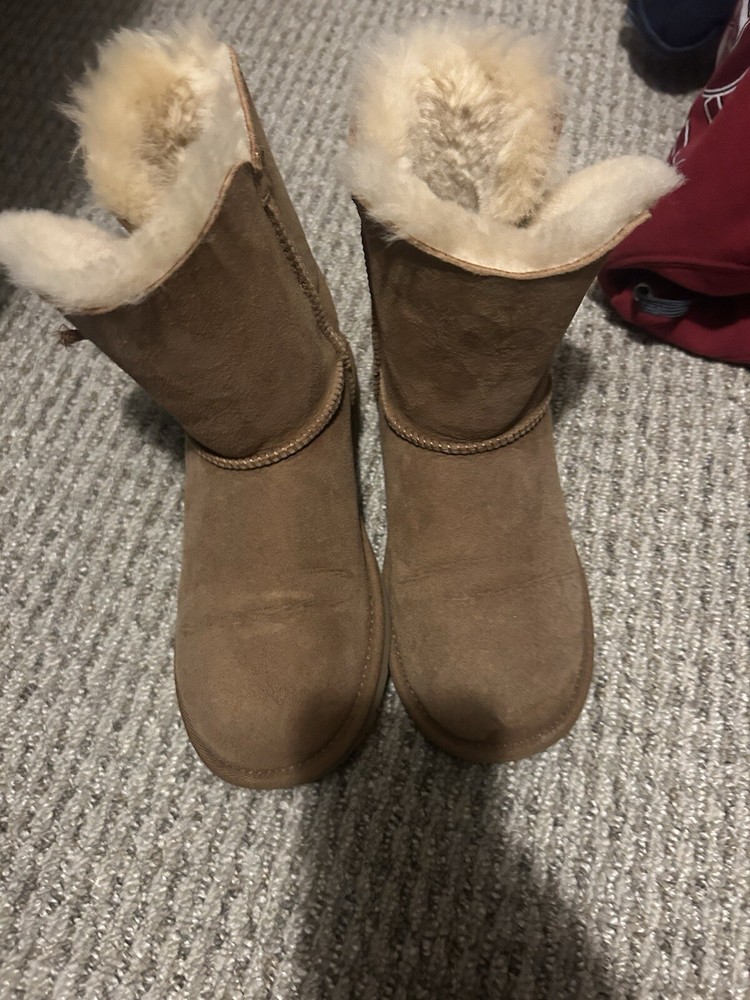 ugg boots size 6