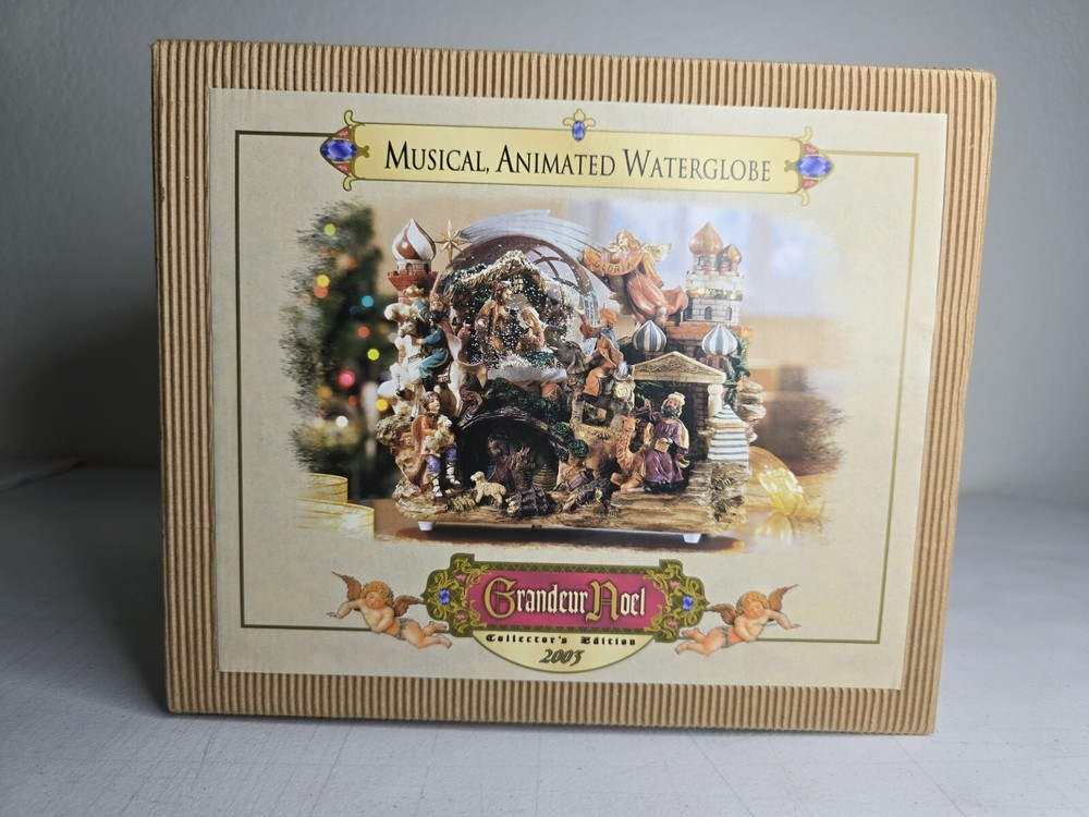Grandeur Noel Vintage 2003 Musical Animated Water Globe Nativity Scene Collector