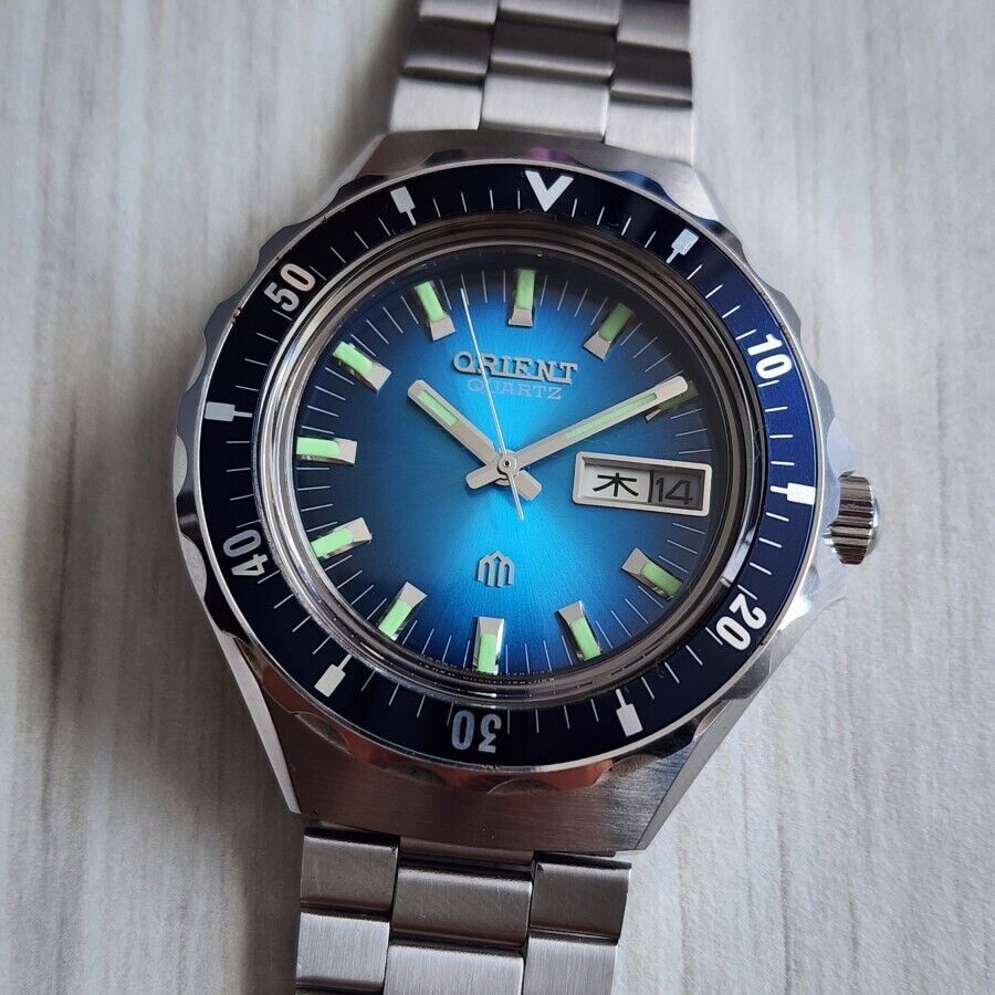 RARE Orient Diver Quartz Blue Sunburst Kanji Day Date Y029134-60 JDM JAPAN