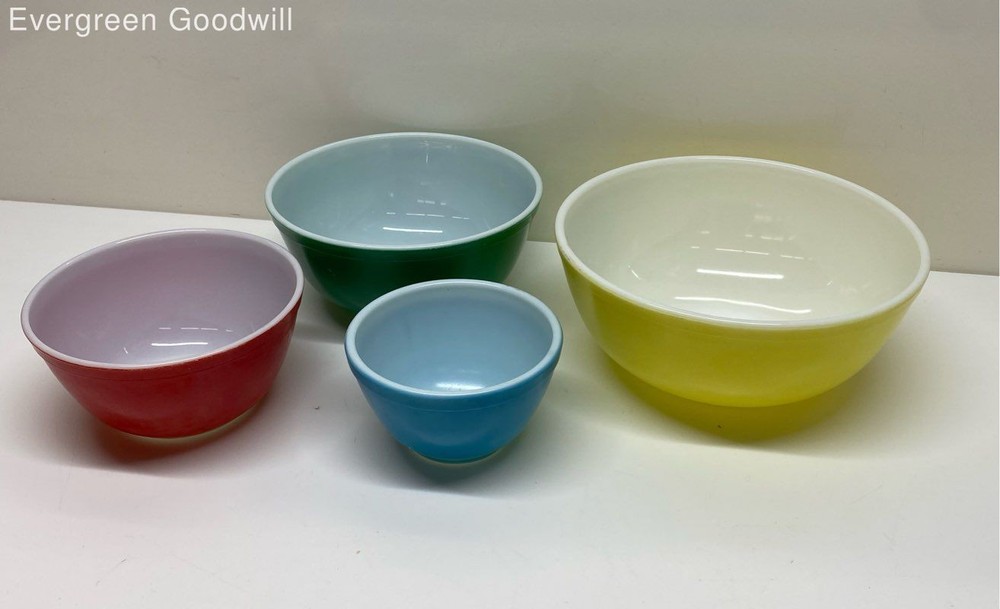 Pyrex 4-Piece Multicolor Mixing Bowl Set for Baking and Prep