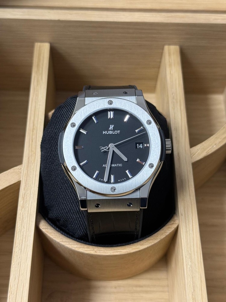 HUBLOT 511.NX.1171.LR  CLASSIC FUSION TITANIUM BLACK DIAL 45MM