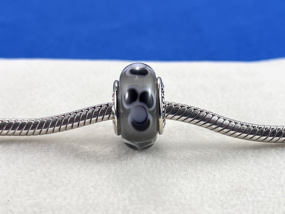 Retired Authentic Pandora Gray Flowers Murano Glass Bead 790642