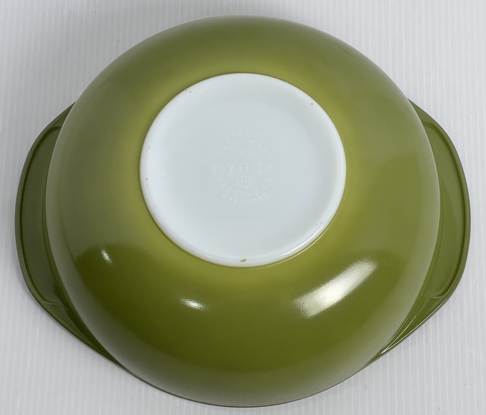 Vintage Pyrex Verde Avocado Green 2 Quart Mixing Bowl