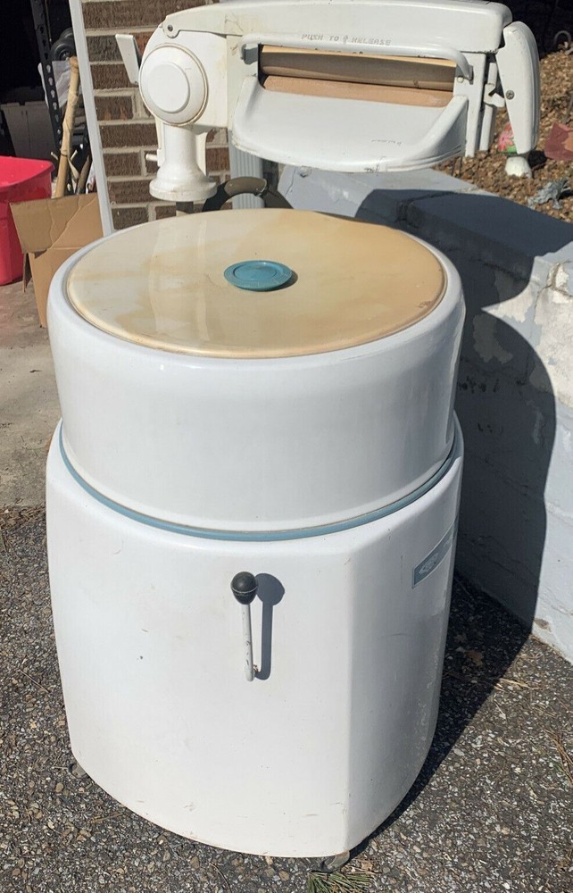 Vintage Ole Time Washing Machine Whirlpool Manual Washer - Model LSW7500W