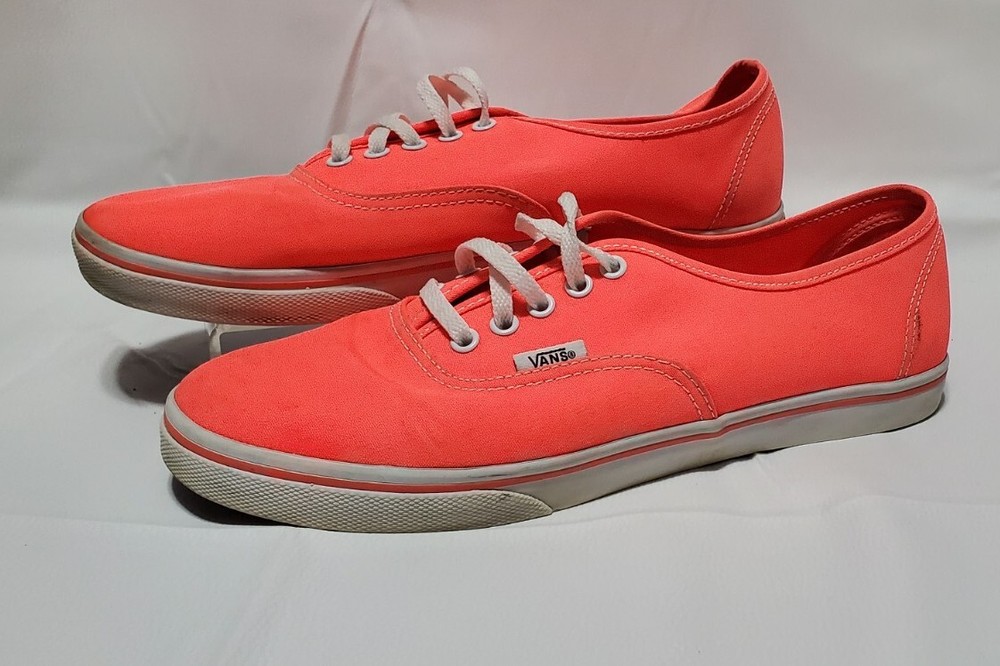 VANS Skate Shoes Men's 7.5 Women's 9 Classic Look Bright Coral White Laces