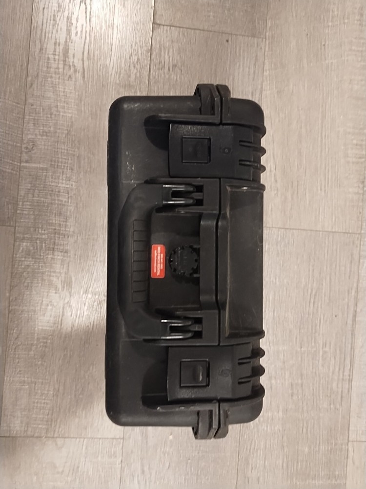 Pelican Storm Case w/ Foam /Padded Adjustable Dividers 14x12x7 Exterior Black