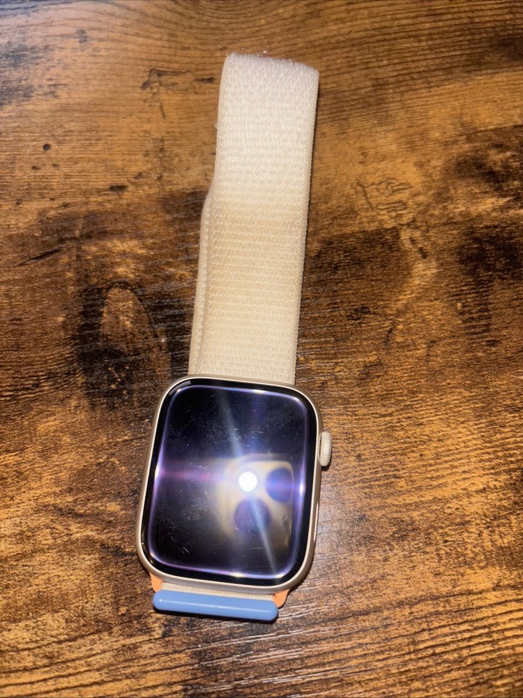 Apple Watch Series 9 45mm GPS in Starlight Aluminum Case