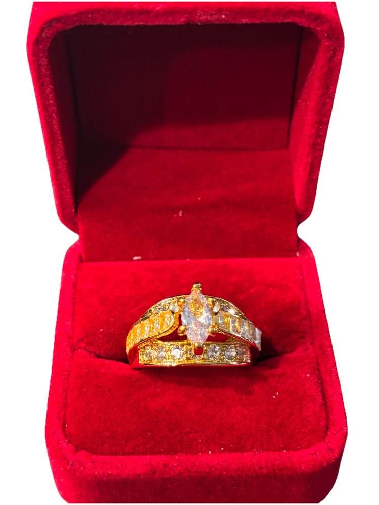 Yellow Gold Ring Marquise Diamond White Stone Size 8 Red Jewelry Box 14k Prong