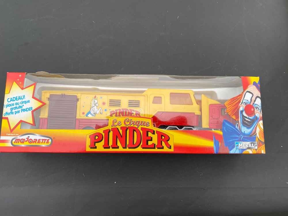 MACK TRUCK + HORSE TRAILER MAJORETTE CIRQUE PINDER 1/36 MADE IN FRANCE