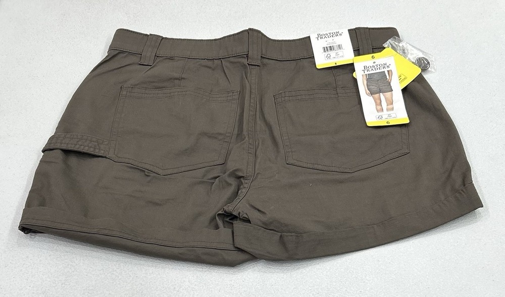 Boston Traders Women's Roll Cuff Shorts, Brown, Size 6