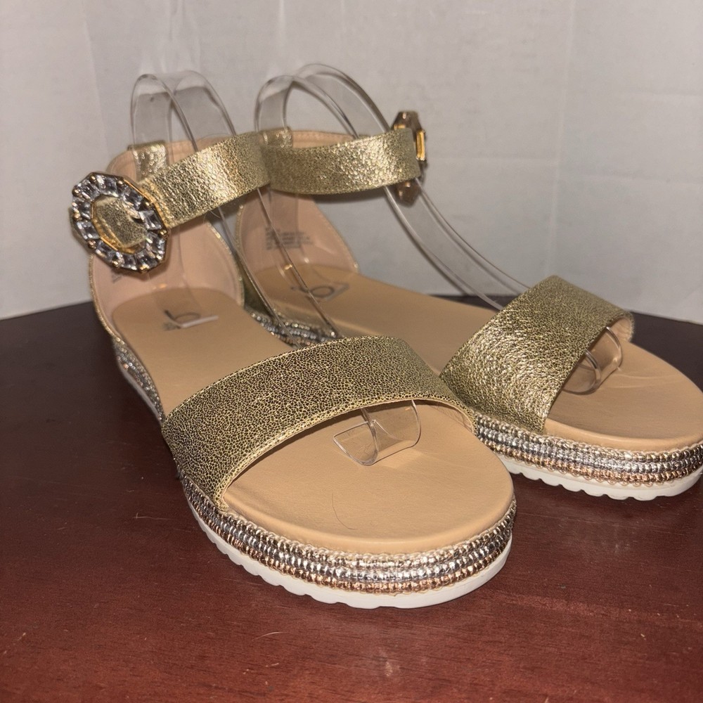 BKS Sandals Womens Size 9 Gold Tone Strap Flat Shoes