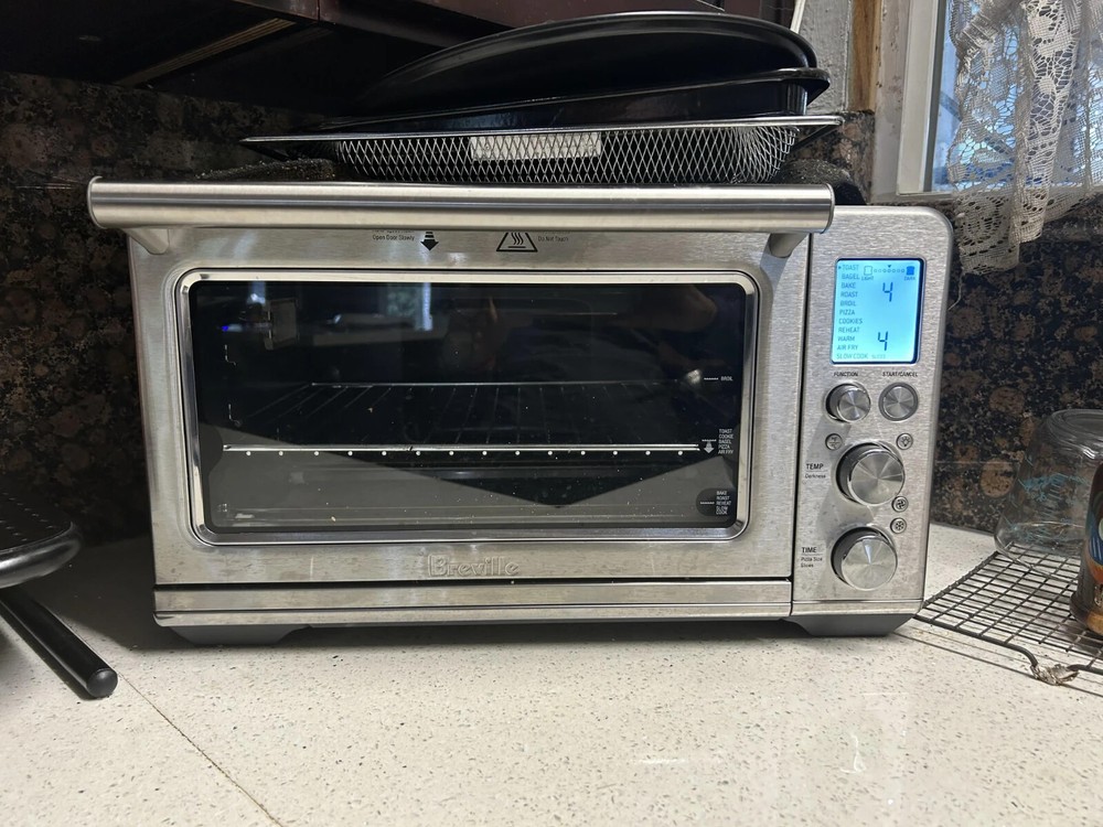 Breville Smart Oven Air Fryer BOV860BSS1BUS1 in Brushed Stainless Steel for Multi-Function Cooking and Air Frying