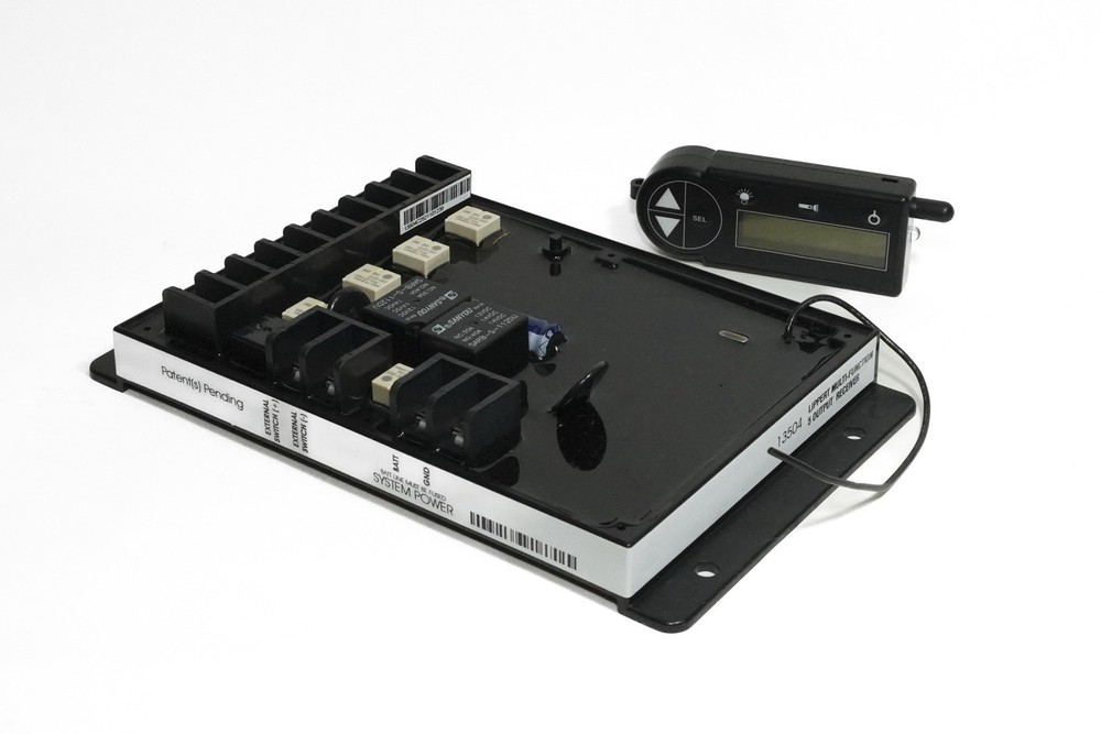 Lippert Multi-Function 5 Output Receiver 13504 w/ LCD Remote 206436