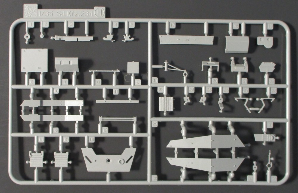 1/35 Scale Cyber Hobby Aufklarungspanzer 38t Parts Tree H Kit 6310-image