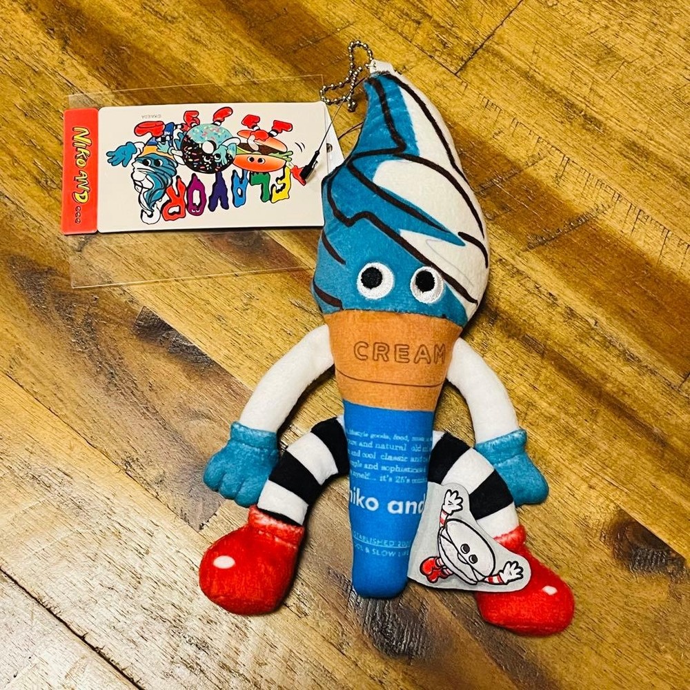 niko and FLAVORS Plush Pouch - Soft Serve