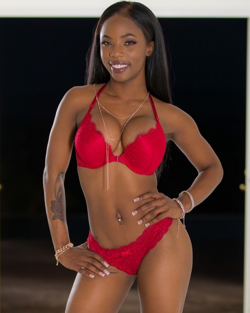 8x10 Glossy Color Photo Print of Sarah Banks #3 High Quality