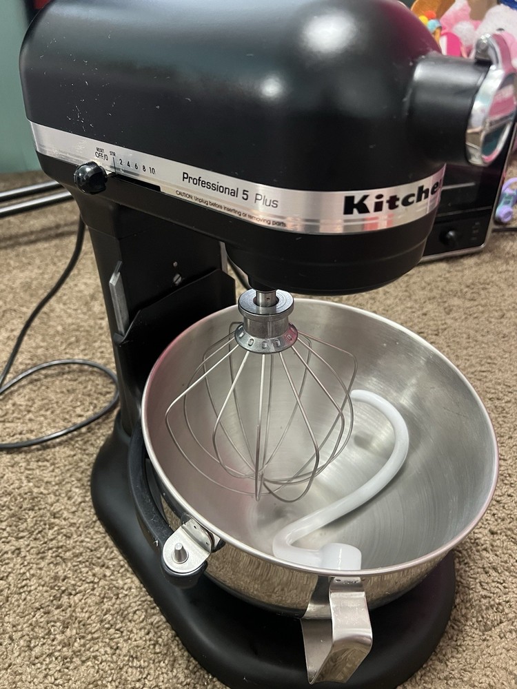 KitchenAid Professional 5 Plus Series 5 Quart Bowl-Lift Stand Mixer KV25G0XOB