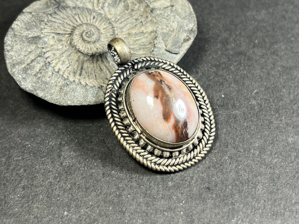 P127 natural river agate stone handmade tribal gypsy Tibetan pendant Nepal