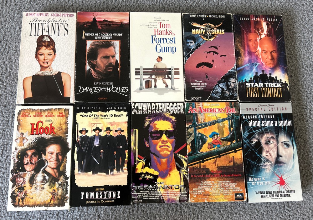 Lot of 15 VHS Action Movies Tiffany’s Hook Star trek Snow dogs The little death