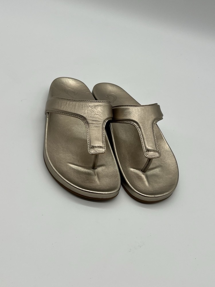 Olukai Kipea Lipi Womens Size 9 Gold Metallic Leather Comfort Slip On Sandal