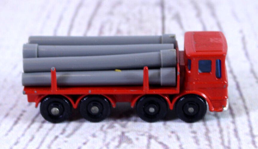 VINTAGE LESNEY MATCHBOX PIPE TRUCK #10 with 7 Pipes