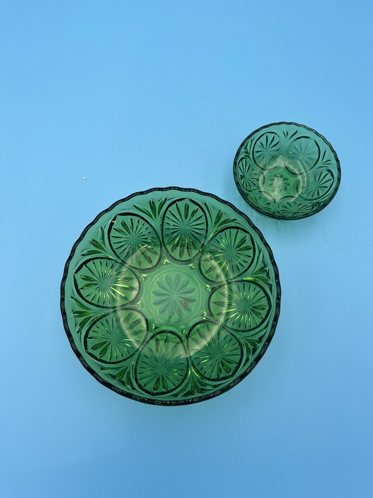 Vintage Anchor Hocking 2-Piece Medallion Chip and Dip Set in Spearmint Green