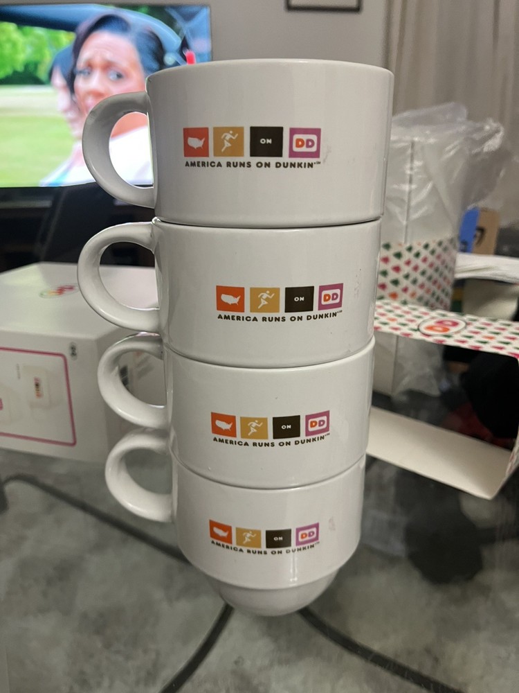 Dunkin Donuts Stackable Coffee Mugs America Runs On Dunkin 2007 Set of 4