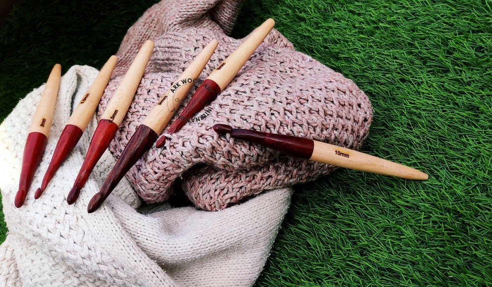 Crochet Hooks Set of 7 Hooks | Rosewood and Beechwood Needle set Crafted & Gifts