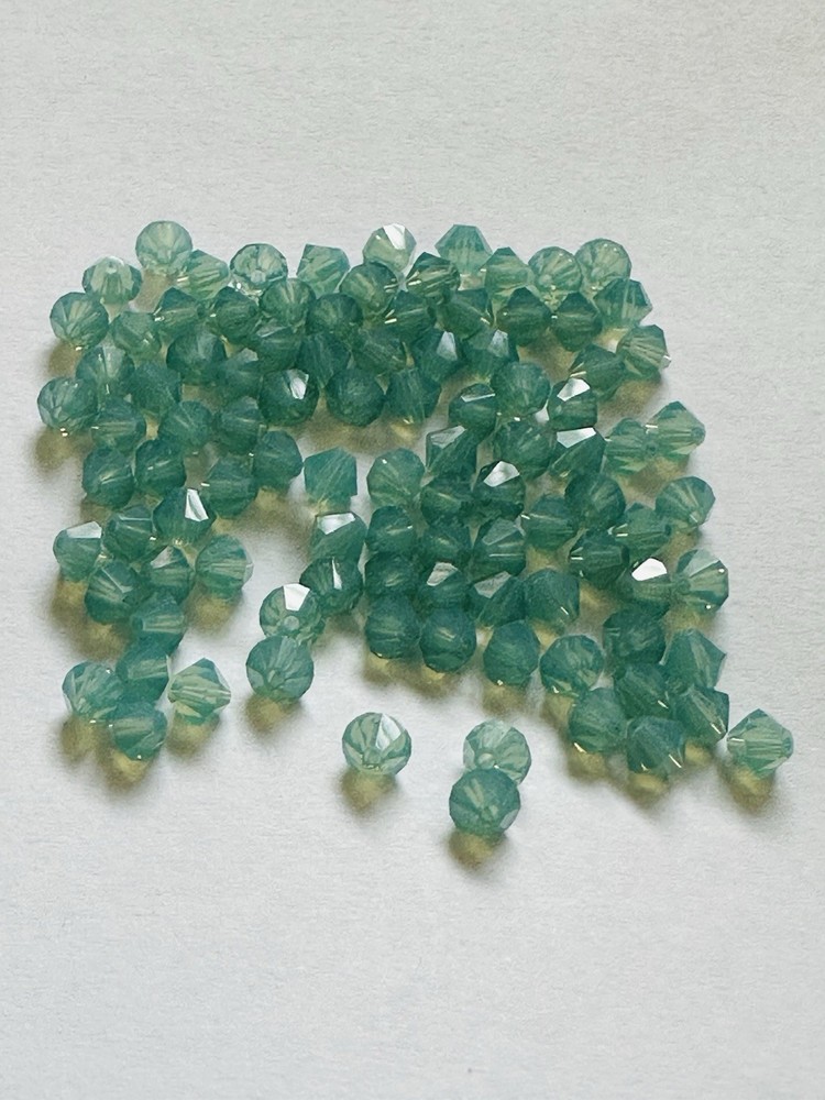 100pc Swarovski Crystal Pacific Opal 4mm Bicone 5301Beads