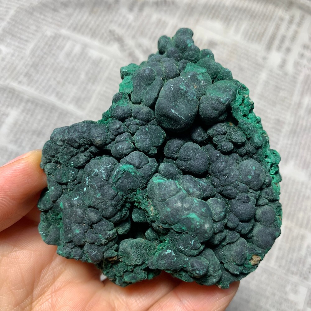 197g   Natural malachite velvet quartz crystal luster mineral specimen