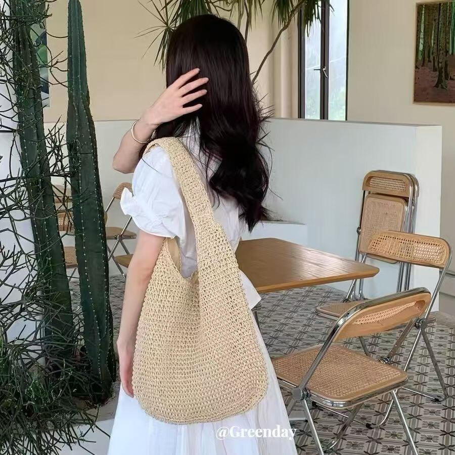 Large Woven Straw Shoulder Bag for Women - Summer Beach Tote with Zipper