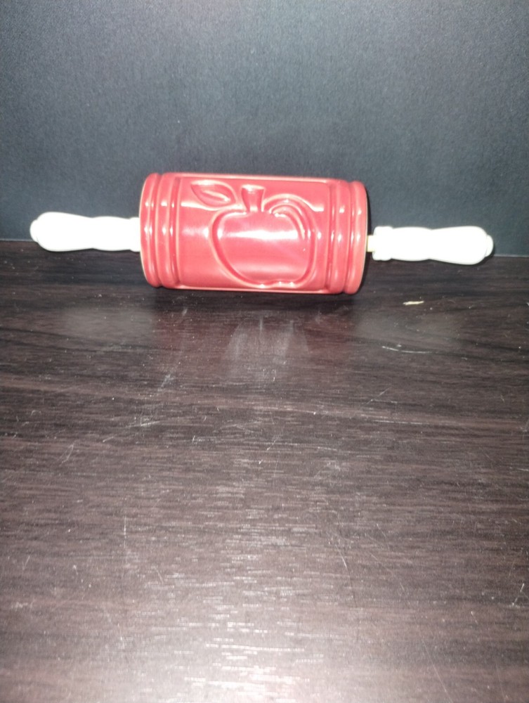 Vtg Ceramic RED APPLE Decorative Pastry Stamp Rolling Pin Wooden Handles 7 1/2