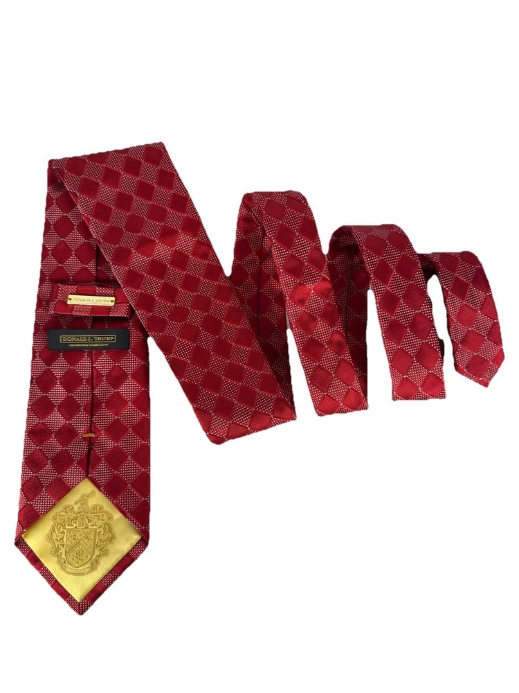 Donald Trump Men's 100% Silk Tie Elegant Red Geometric Signature Collection