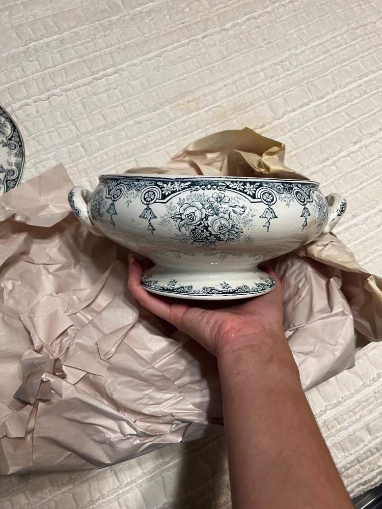 Saint Amandinoise Pompadour Soup Tureen in Earthenware by Clayworks