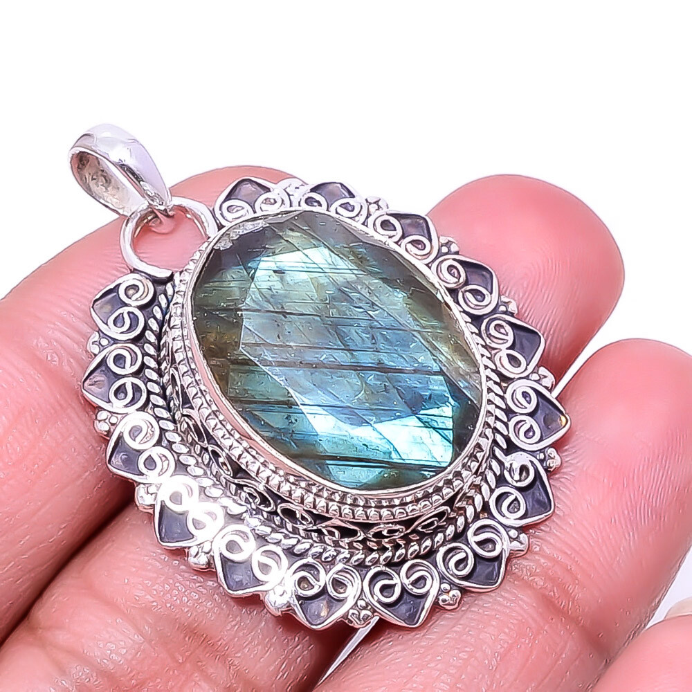 Natural Labradorite Fine Art 925 Sterling Silver Pendant 1.76