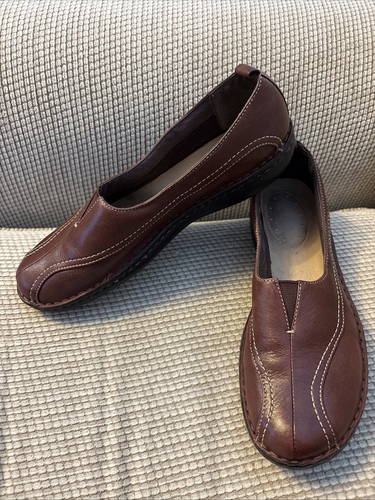 Women's Clarks Size 8.5 Brown Leather Comfort Flats