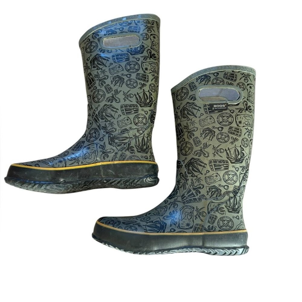 Bogs Rain Boots Pirate Print Youth Size 5