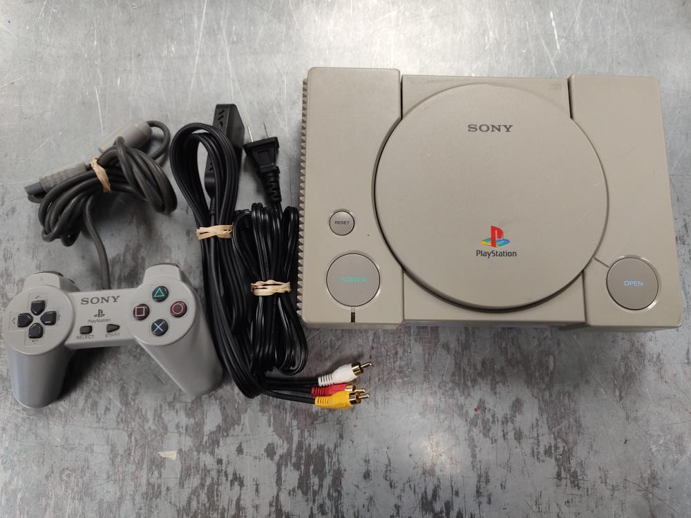 SONY PlayStation 1 Console with Controller & Cables No Memory Card P24022772